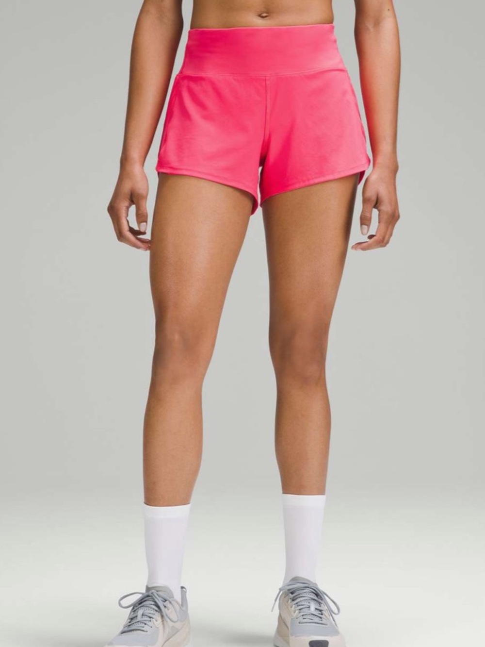 Lululemon Speed Up Mid-Rise Lined Short 4"
Lip Gloss Pink size 6